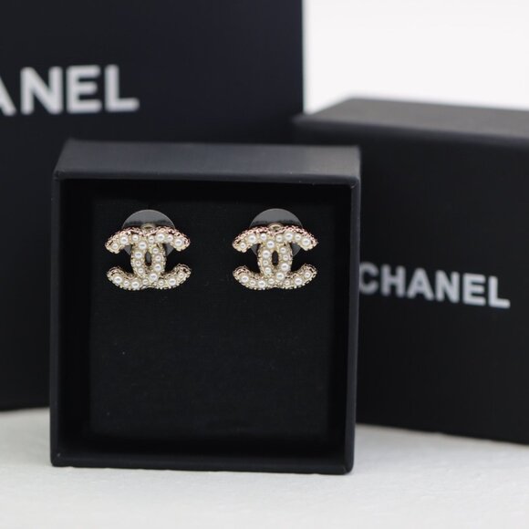 ✅ Chanel  earrings - Picture 1 of 5